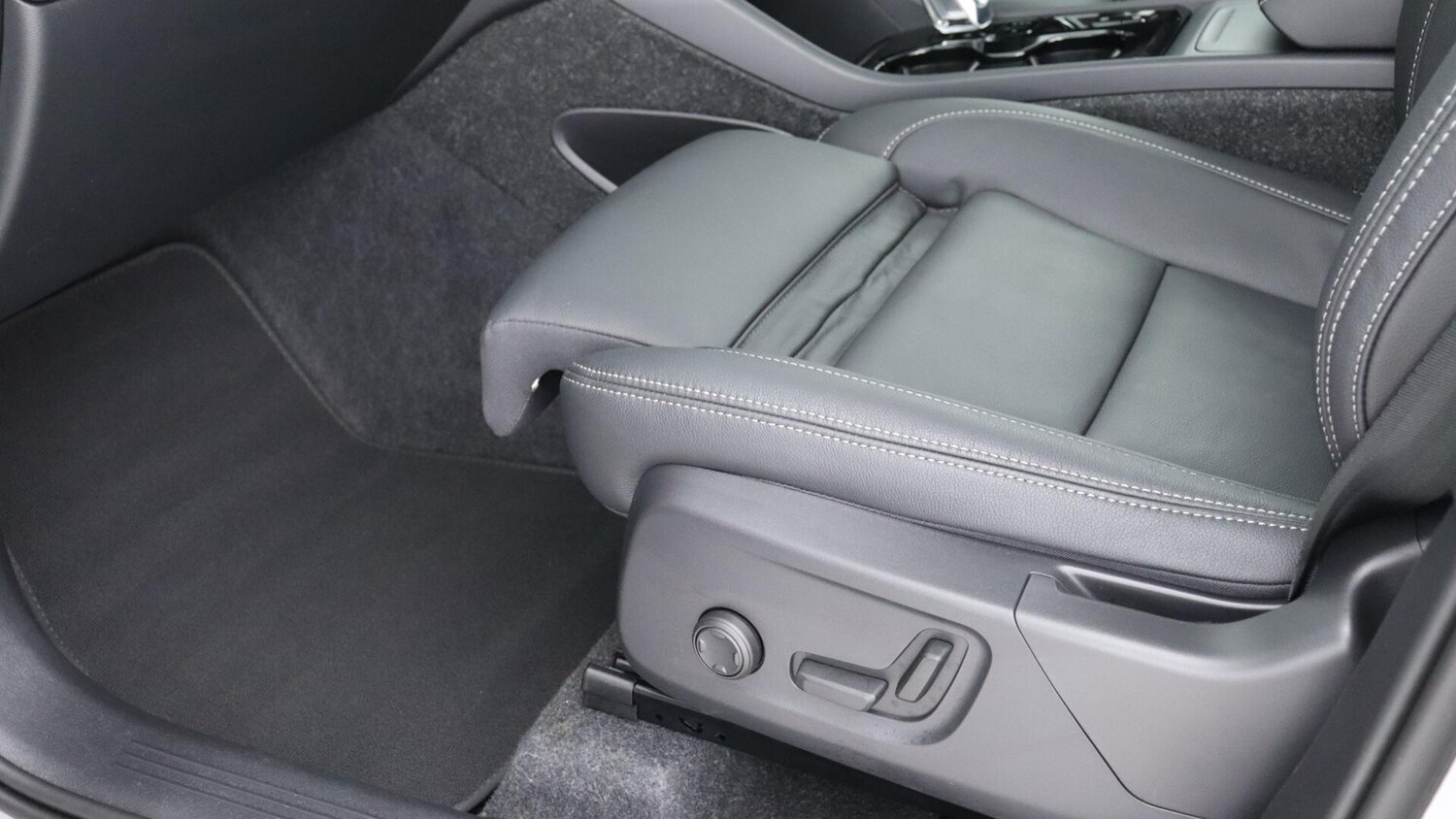 Used Volvo XC40 2025 for sale - 75990911: Photo 30