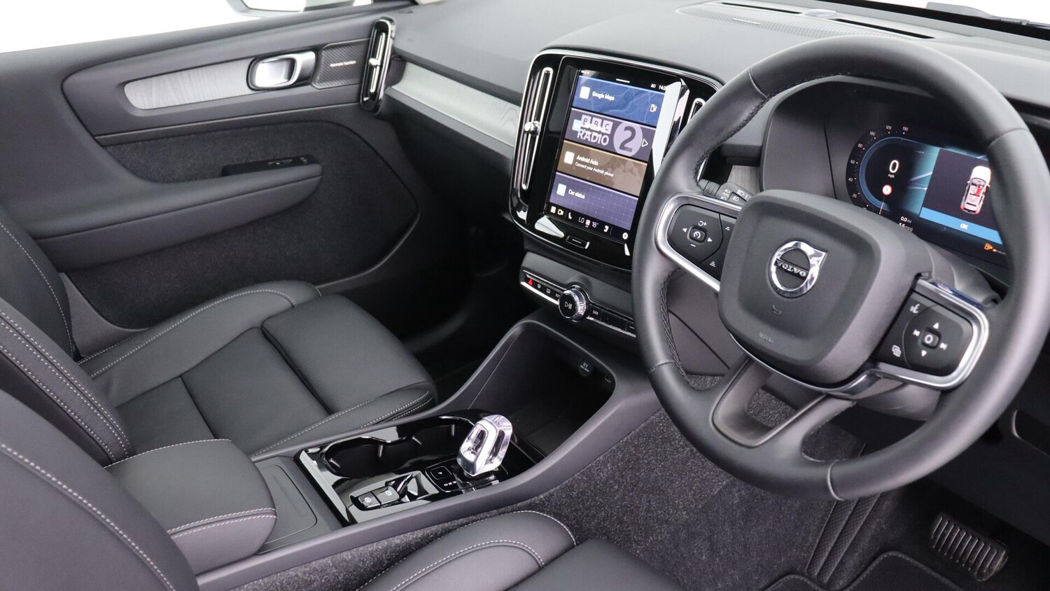 Used Volvo XC40 2025 for sale - 75990911: Photo 4