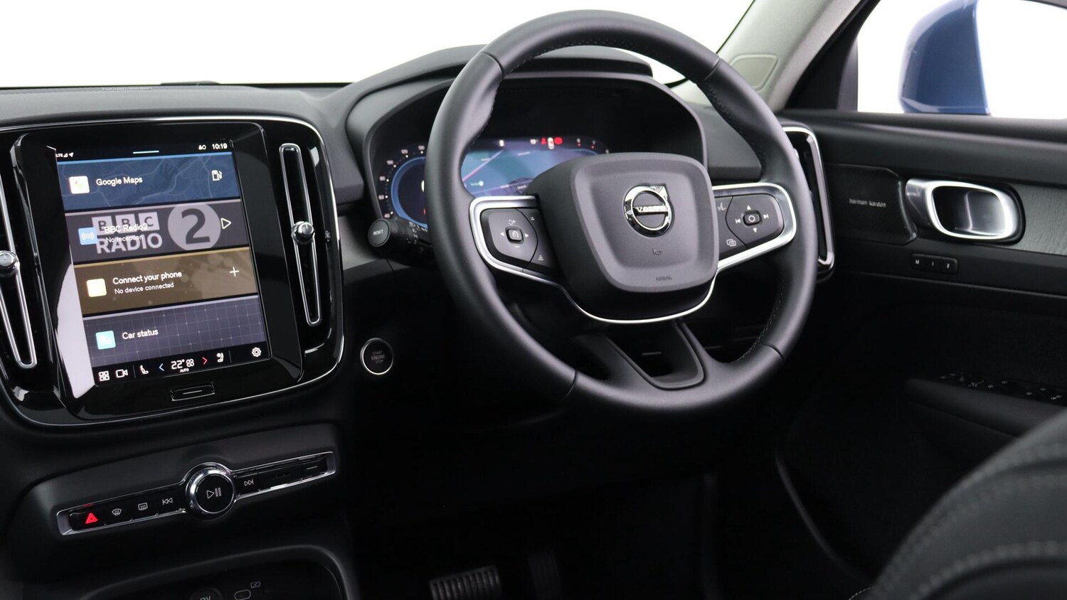Used Volvo XC40 2025 for sale - 75990911: Photo 40