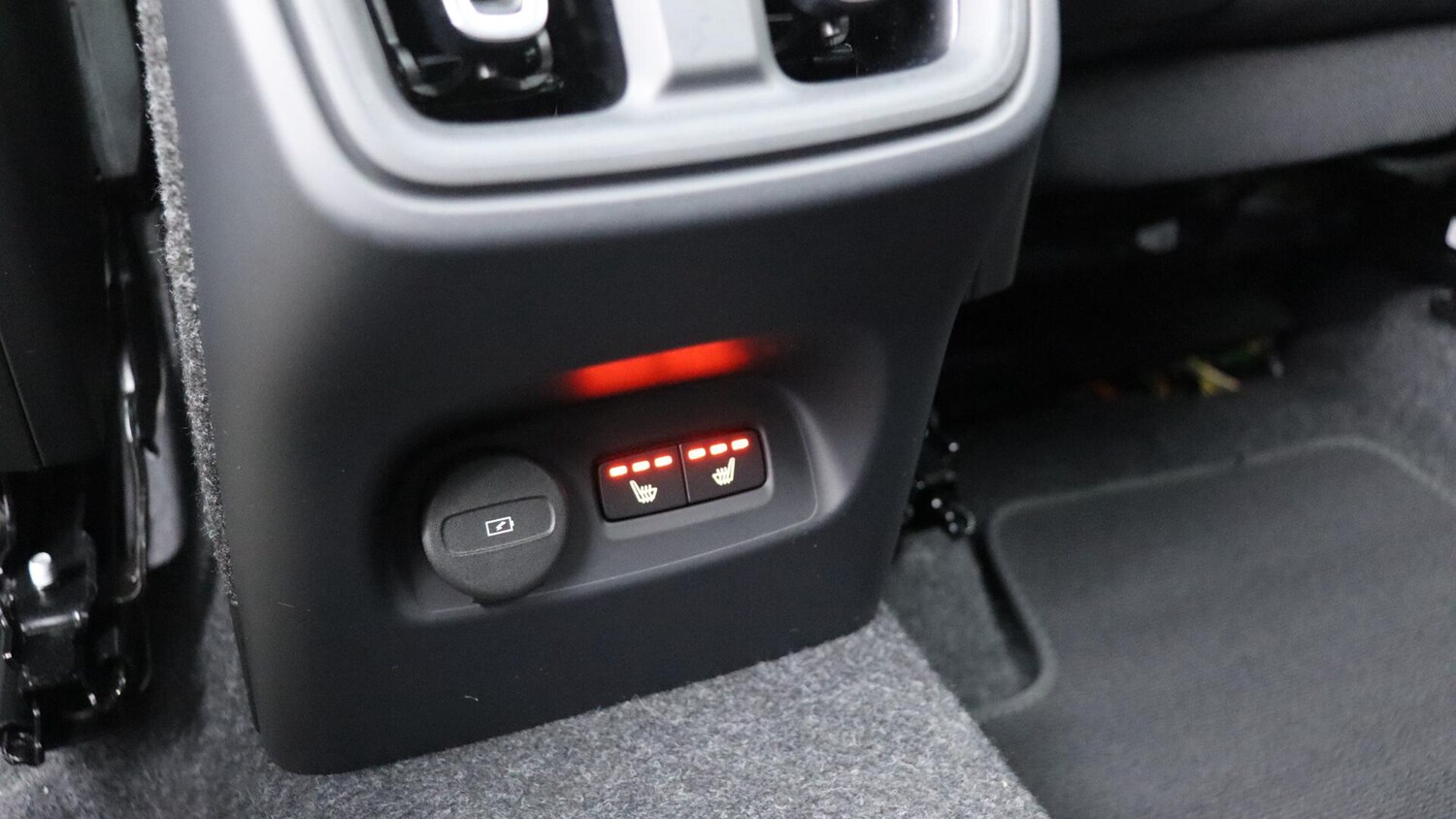 Used Volvo XC40 2025 for sale - 75990911: Photo 42