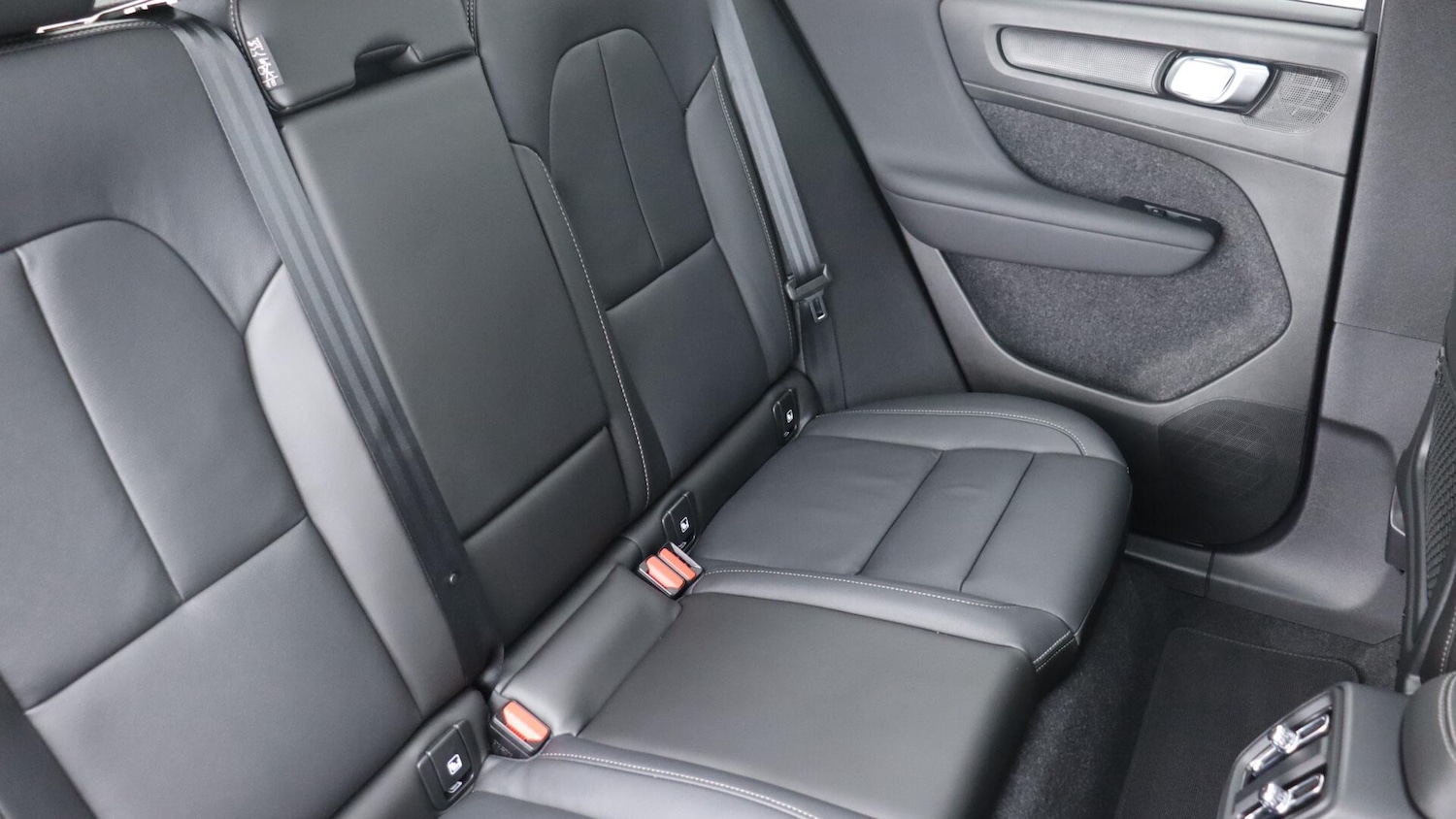 Used Volvo XC40 2025 for sale - 75990911: Photo 6