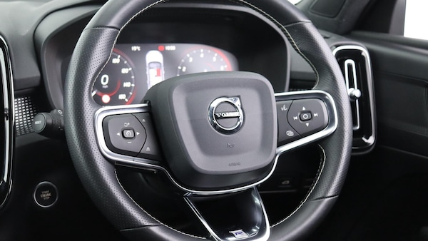 Used Volvo XC40 2018 for sale - 76250995: Photo 10