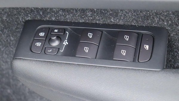 Used Volvo XC40 2018 for sale - 76250995: Photo 24