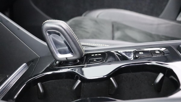 Used Volvo XC40 2018 for sale - 76250995: Photo 41