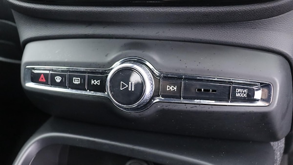 Used Volvo XC40 2018 for sale - 76250995: Photo 49