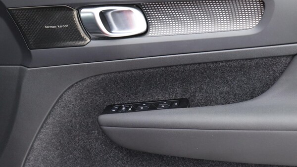 Used Volvo XC40 2021 for sale - 75729117: Photo 29