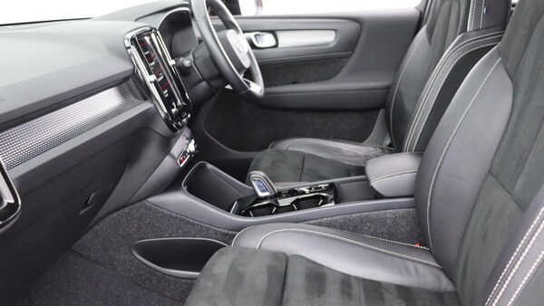 Used Volvo XC40 2021 for sale - 75729117: Photo 41