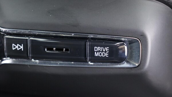 Used Volvo XC40 2021 for sale - 75729117: Photo 48