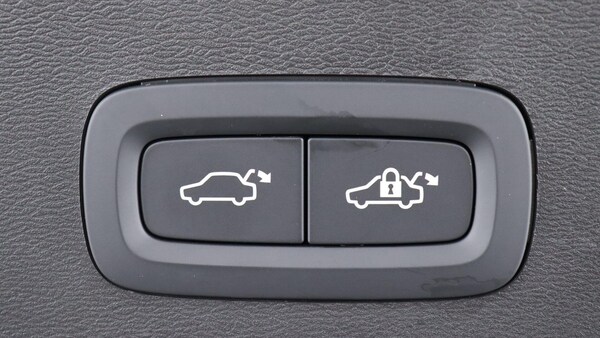 Used Volvo XC40 2025 for sale - 75769598: Photo 35