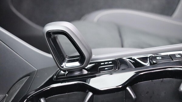 Used Volvo XC40 2025 for sale - 75769598: Photo 41
