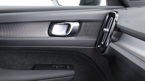 Used Volvo XC40 2025 for sale - 75769598: Photo 49