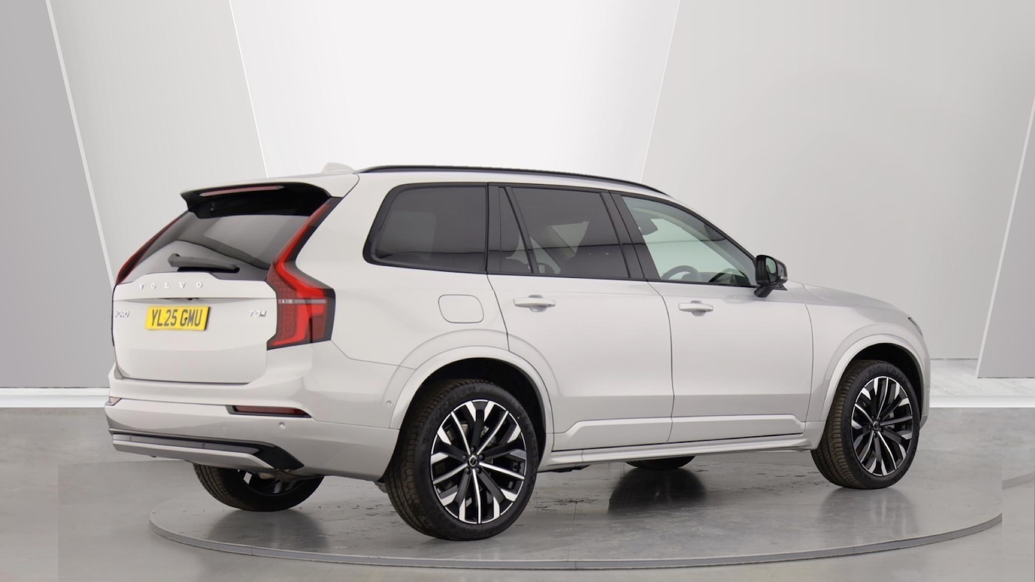 Used Volvo XC90 2025 for sale - 76084706: Photo 2
