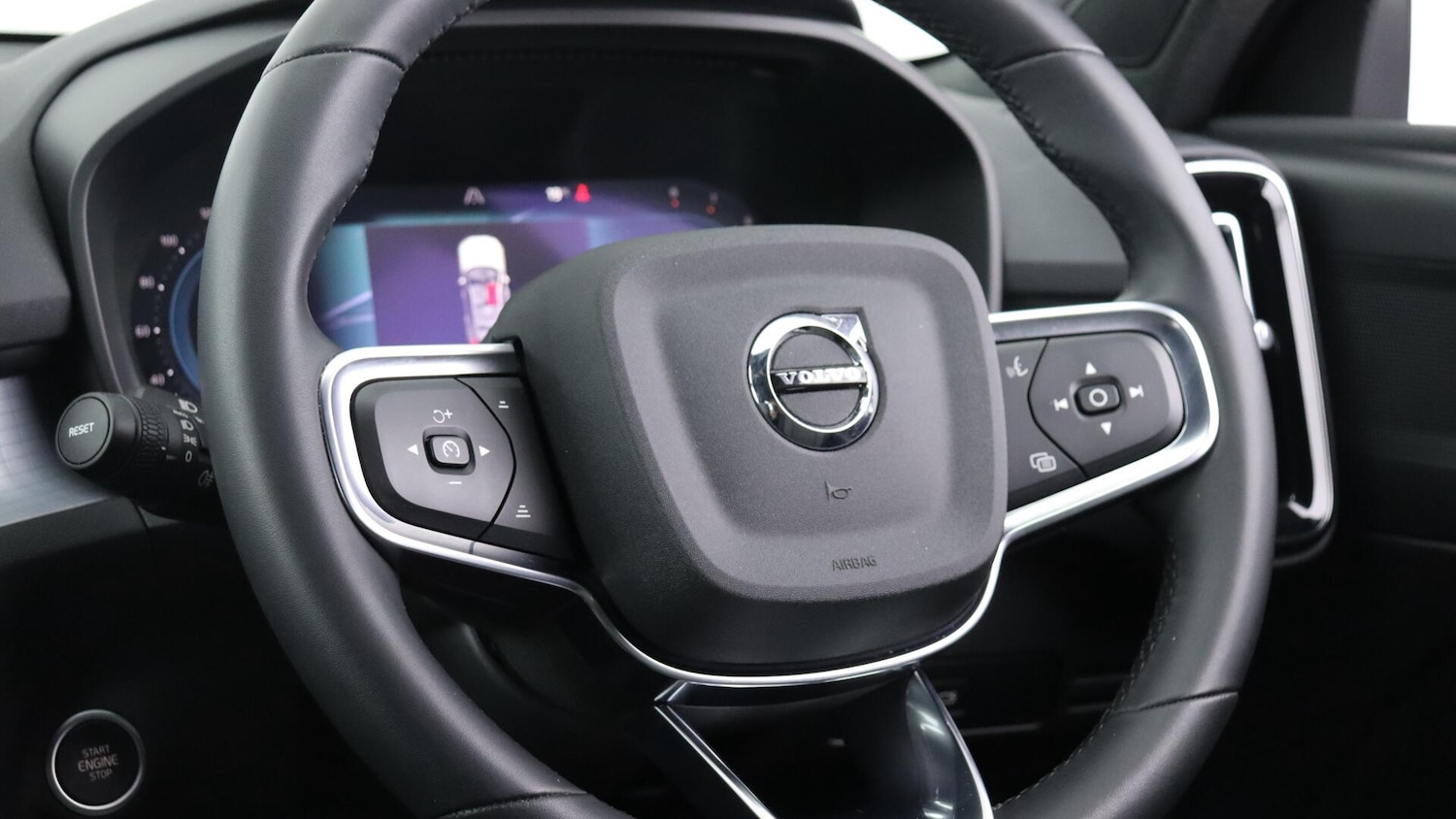 Used Volvo XC40 2022 for sale - 76059253: Photo 10