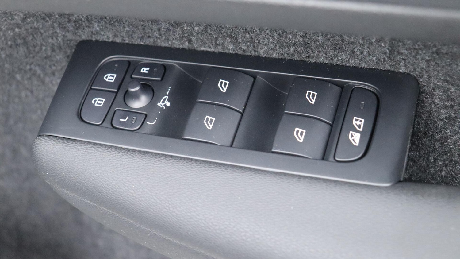 Used Volvo XC40 2022 for sale - 76059253: Photo 24
