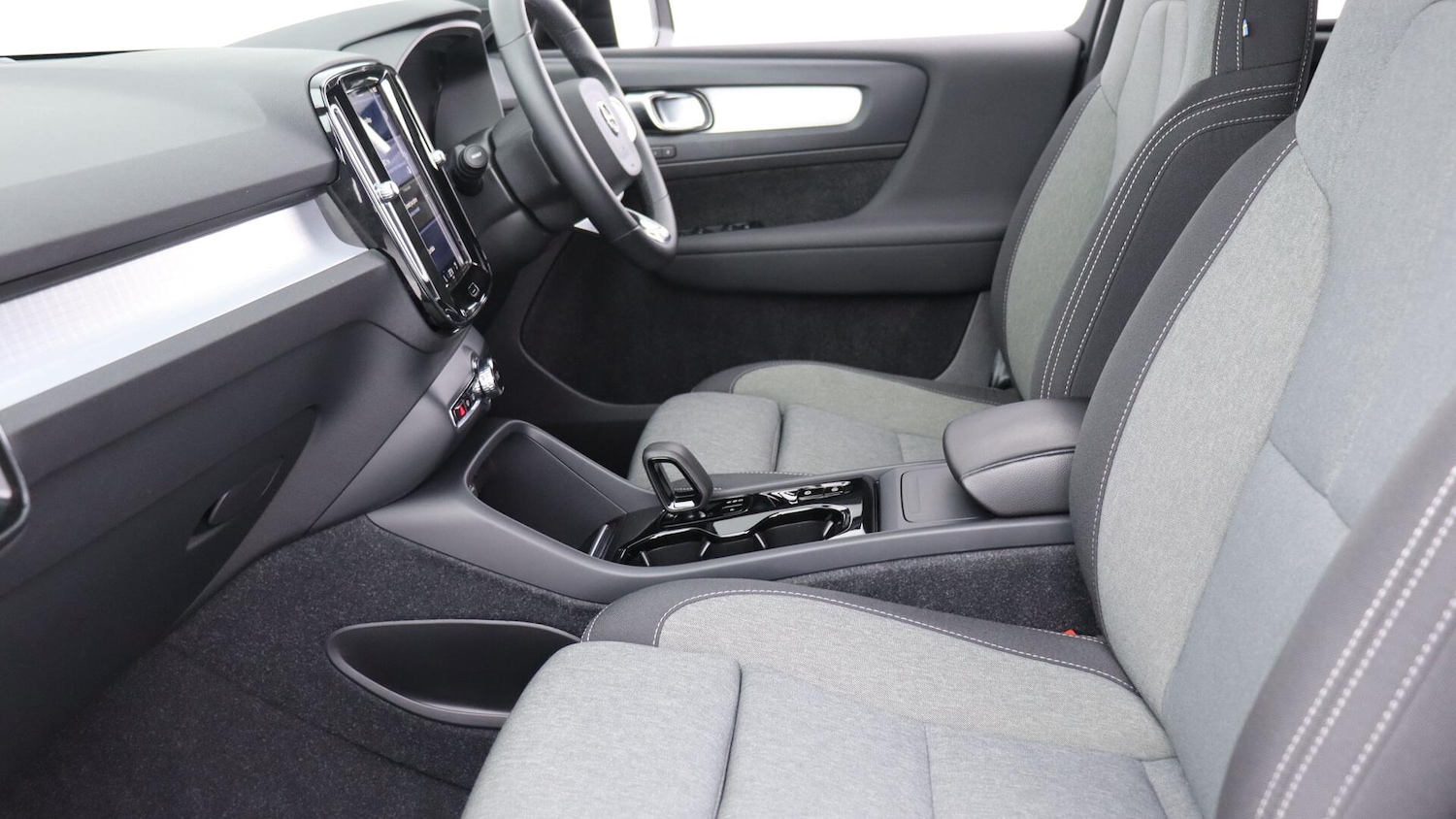 Used Volvo XC40 2022 for sale - 76059253: Photo 42