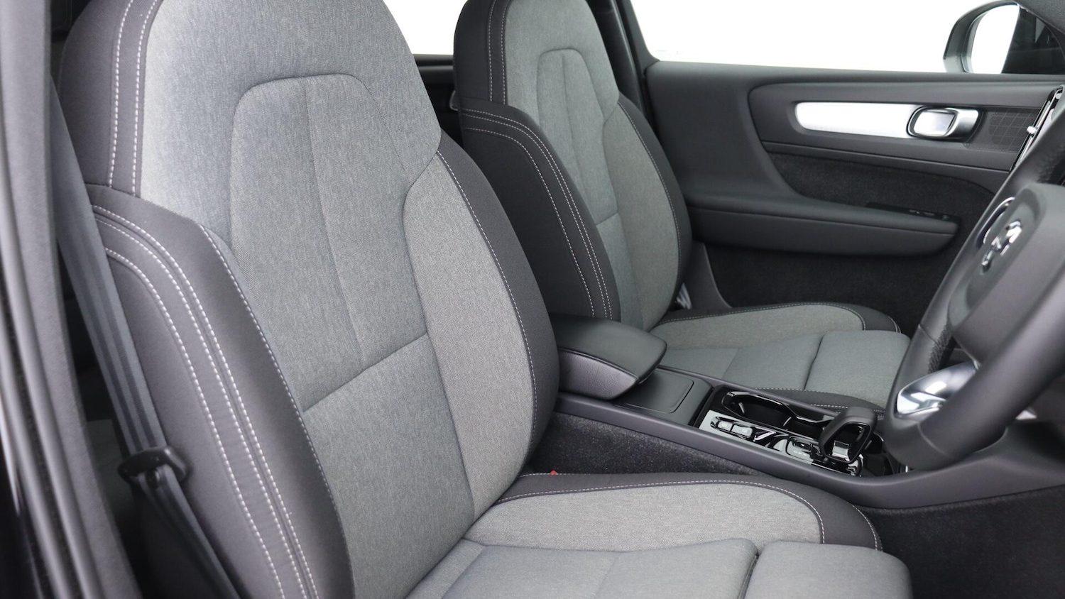 Used Volvo XC40 2022 for sale - 76059253: Photo 46