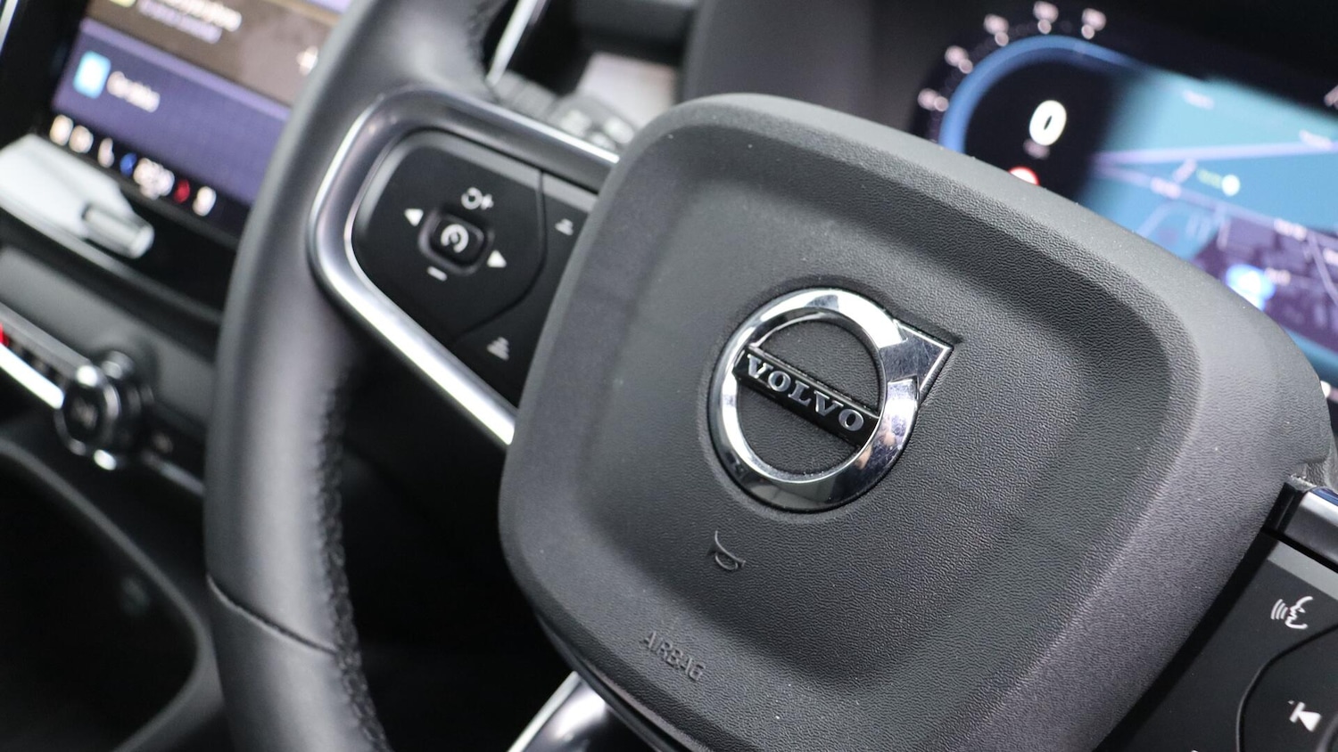 Used Volvo XC40 2022 for sale - 76059253: Photo 51