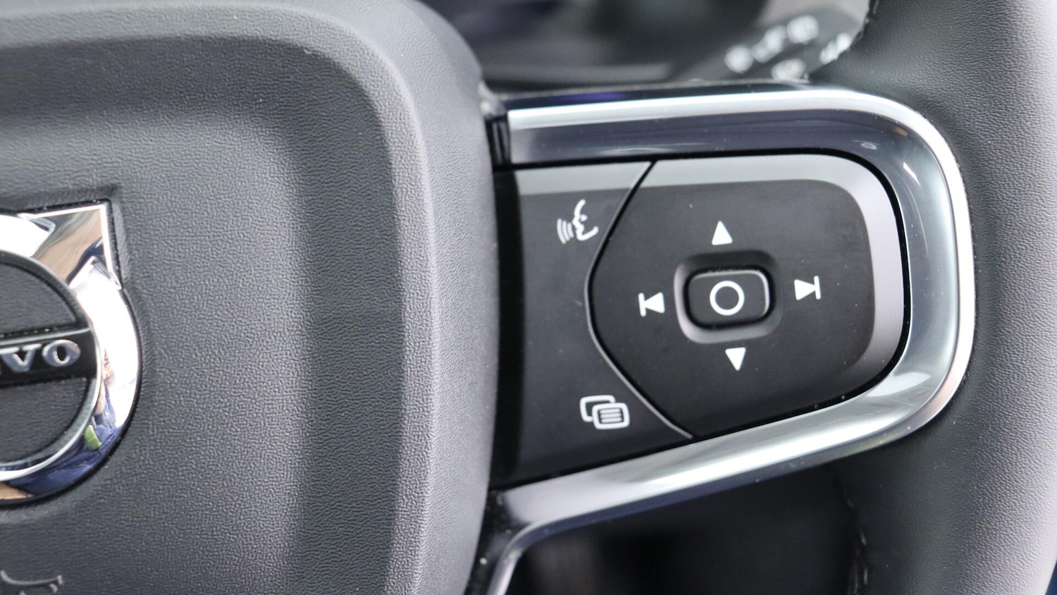 Used Volvo XC40 2025 for sale - 76122332: Photo 22