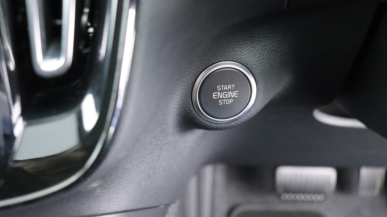 Used Volvo XC40 2025 for sale - 76122332: Photo 27