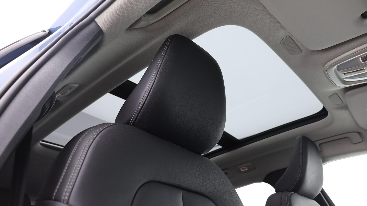 Used Volvo XC40 2025 for sale - 76122332: Photo 31