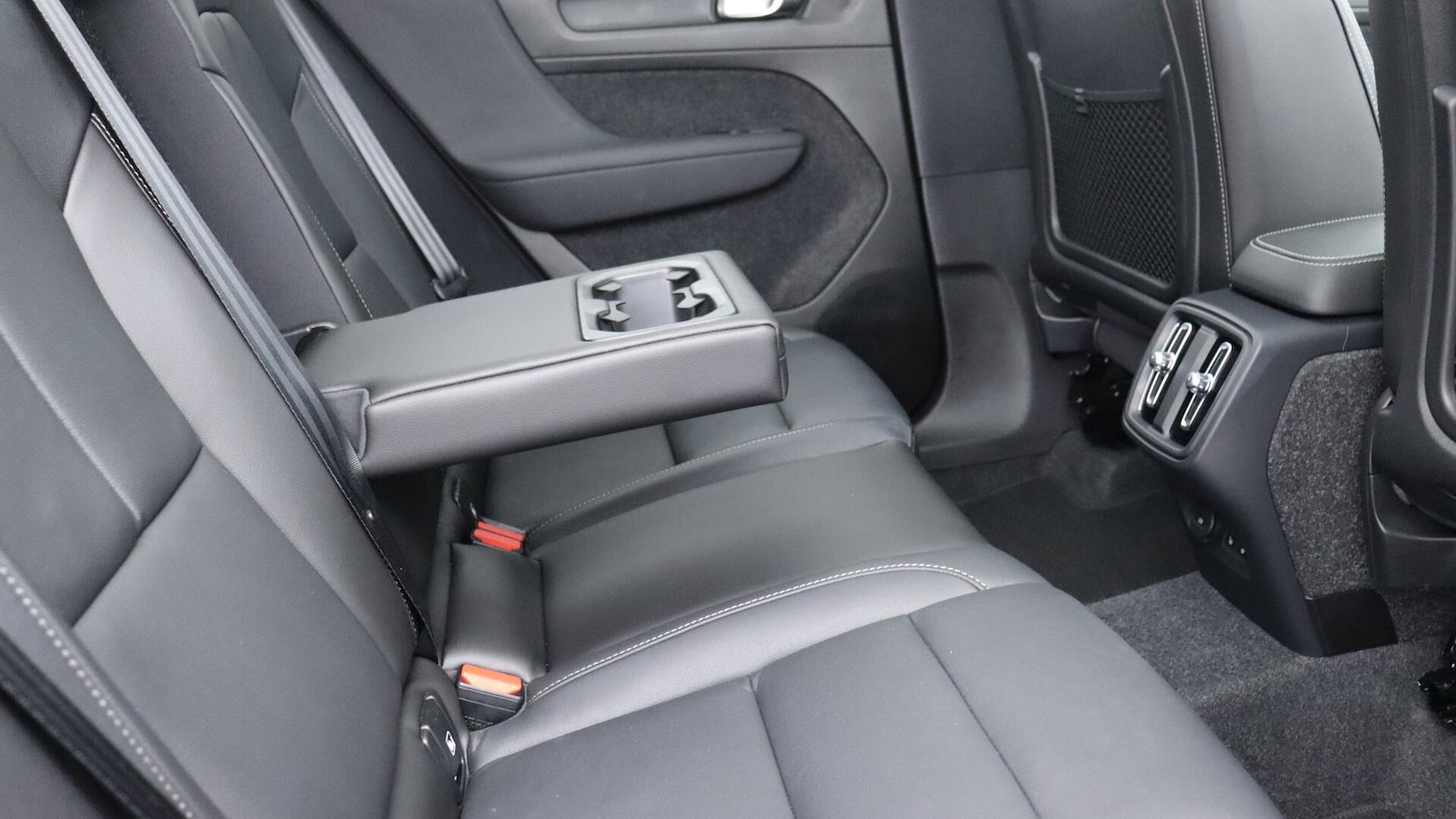 Used Volvo XC40 2025 for sale - 76122332: Photo 33