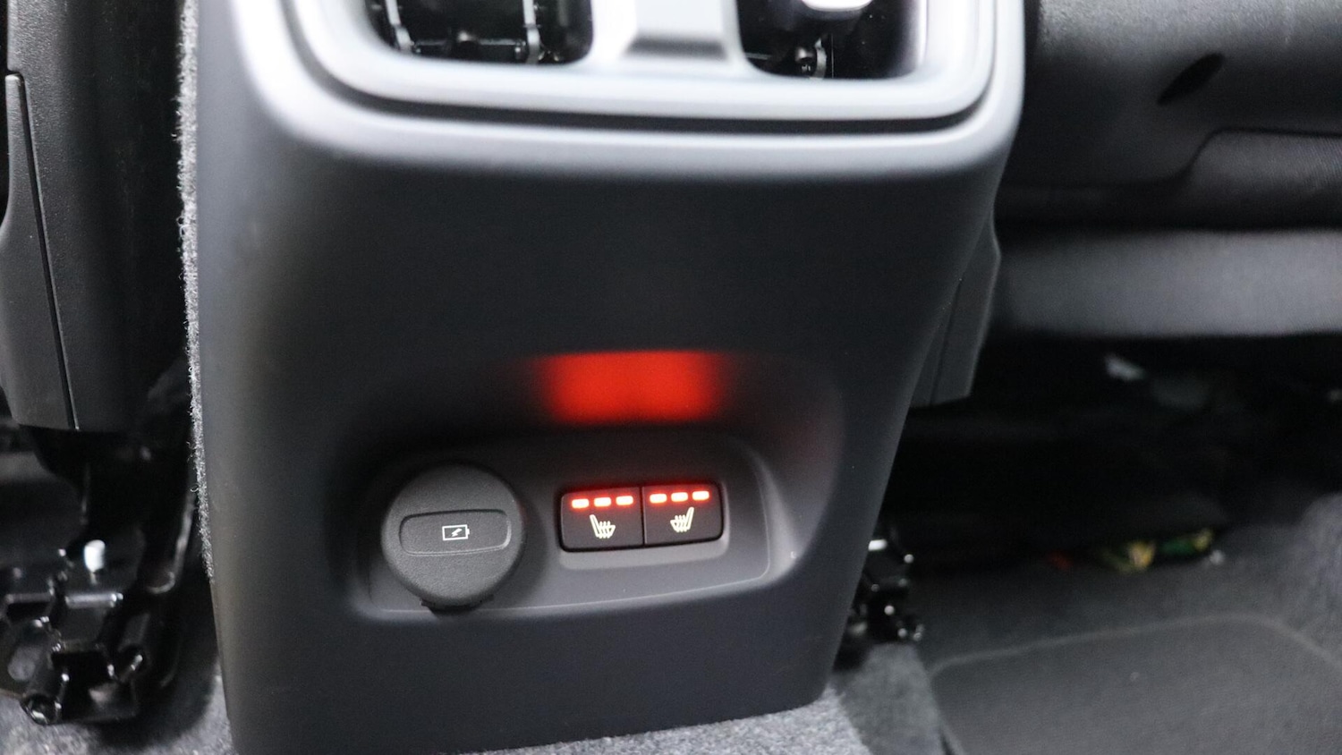 Used Volvo XC40 2025 for sale - 76122332: Photo 41
