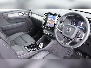 Used Volvo XC40 2025 for sale - 76122332: Photo 4