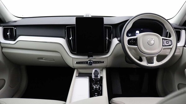 Used Volvo XC60 2025 for sale - 76283302: Photo 6