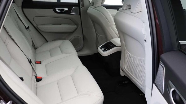 Used Volvo XC60 2025 for sale - 76283302: Photo 8