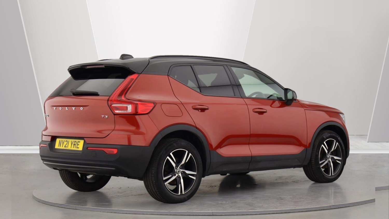 Used Volvo XC40 2021 for sale - 76031844: Photo 2