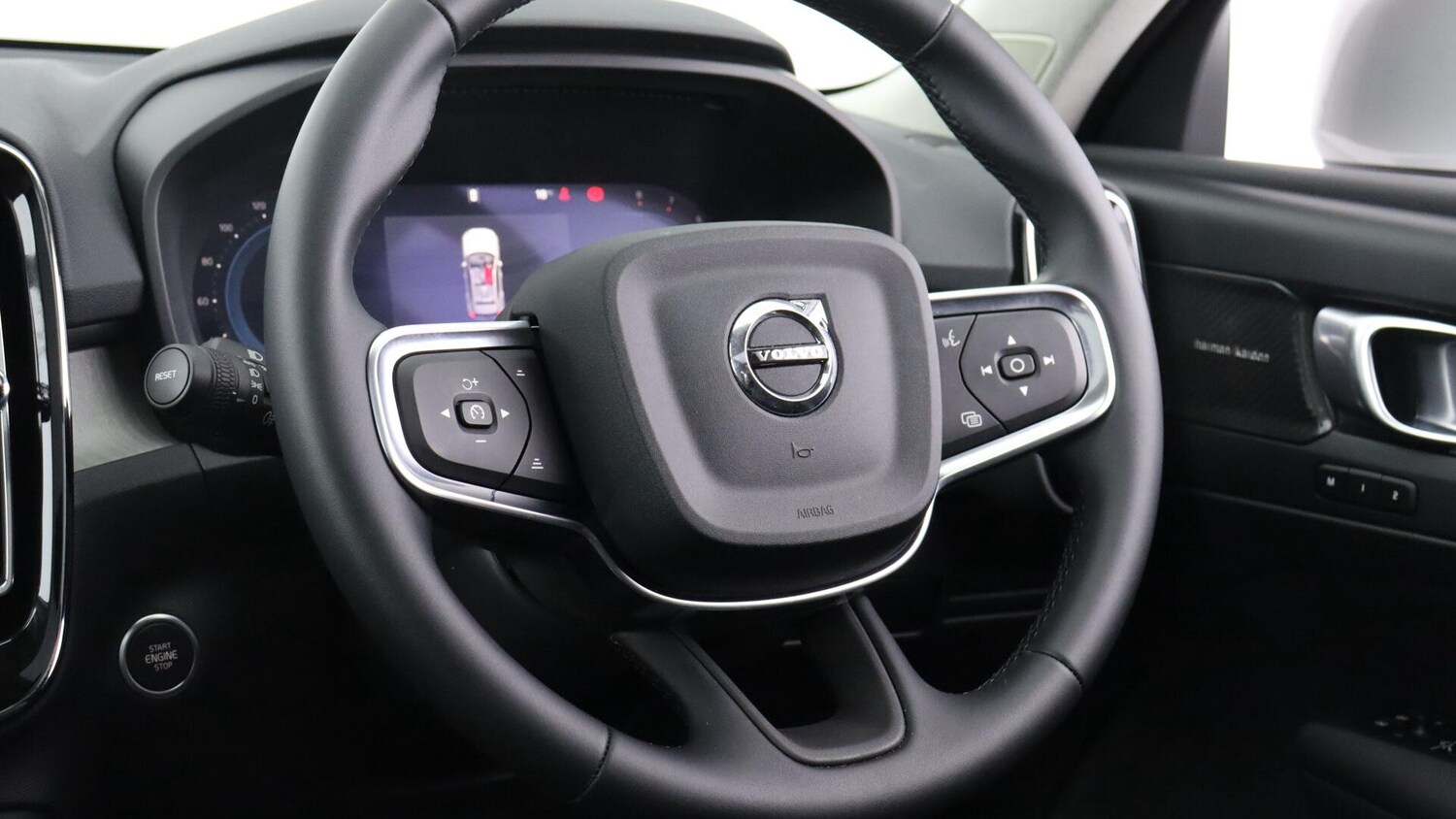 Used Volvo XC40 2025 for sale - 75979029: Photo 10