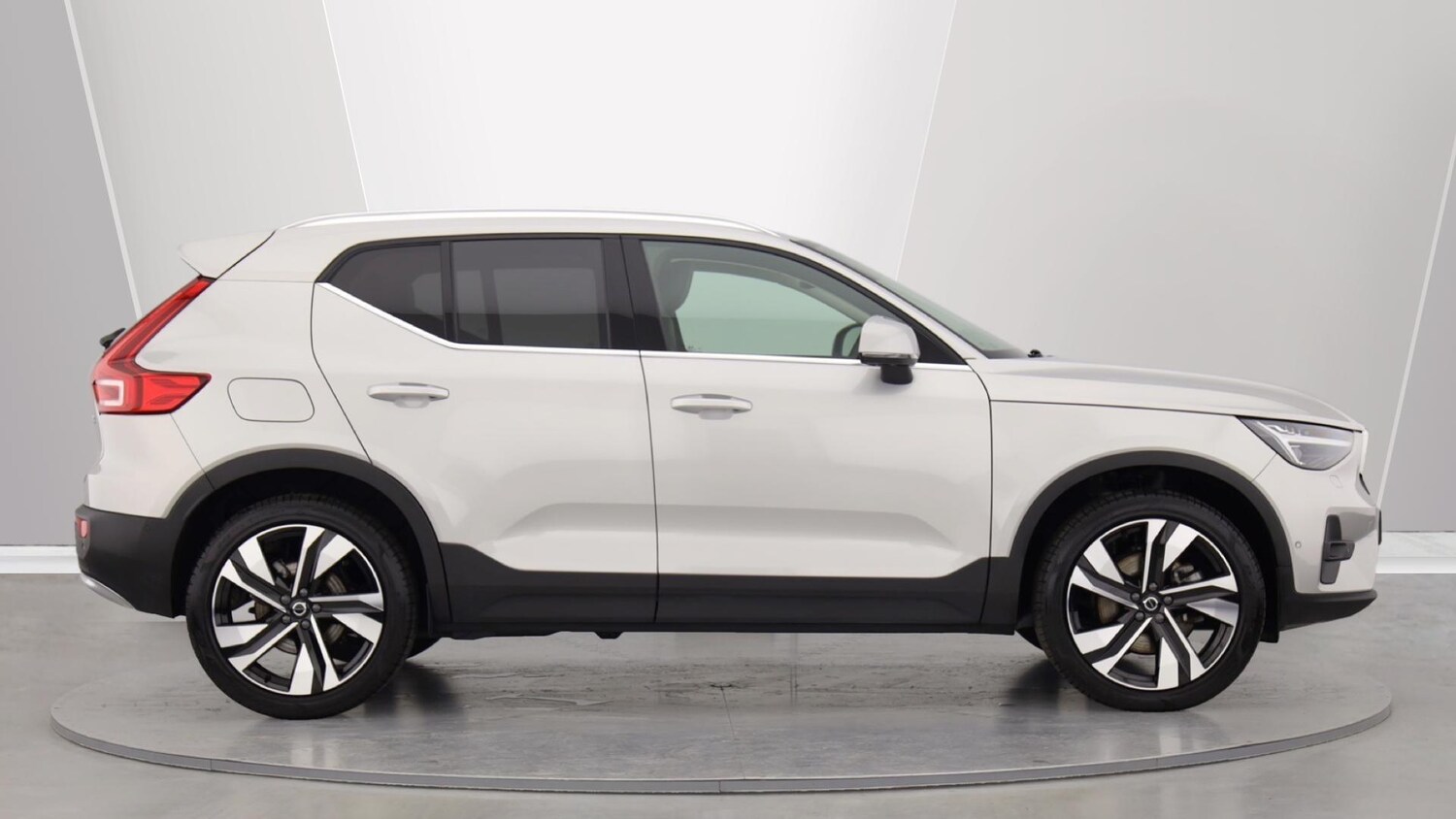 Used Volvo XC40 2025 for sale - 75979029: Photo 3