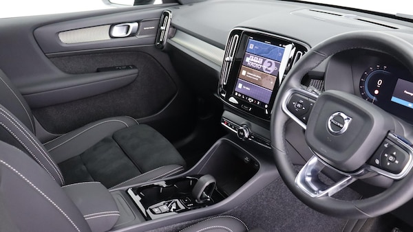 Used Volvo XC40 2025 for sale - 75350950: Photo 4