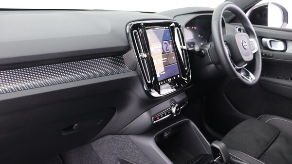 Used Volvo XC40 2025 for sale - 75350950: Photo 54