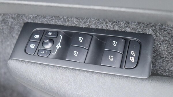 Used Volvo XC40 2025 for sale - 75769733: Photo 24