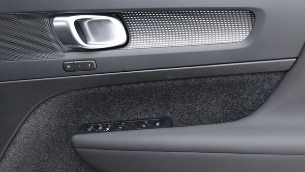Used Volvo XC40 2025 for sale - 75769733: Photo 29