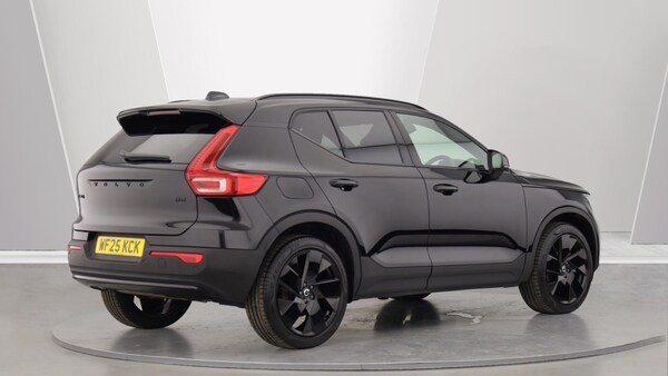 Used Volvo XC40 2025 for sale - 75769733: Photo 2