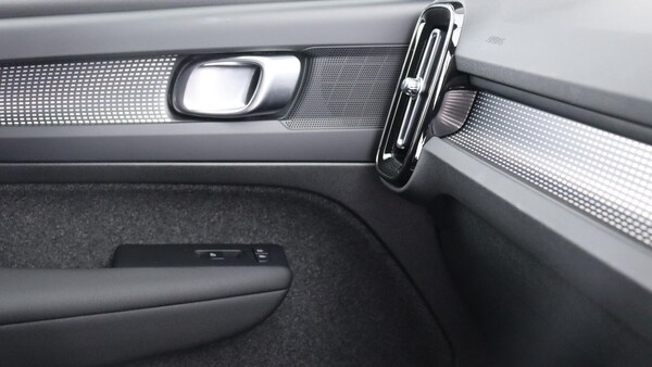 Used Volvo XC40 2025 for sale - 75769733: Photo 42