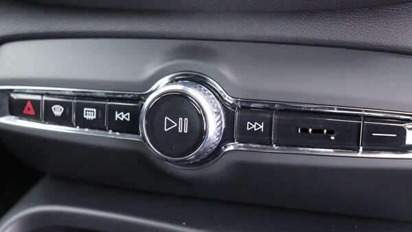 Used Volvo XC40 2025 for sale - 75769733: Photo 43