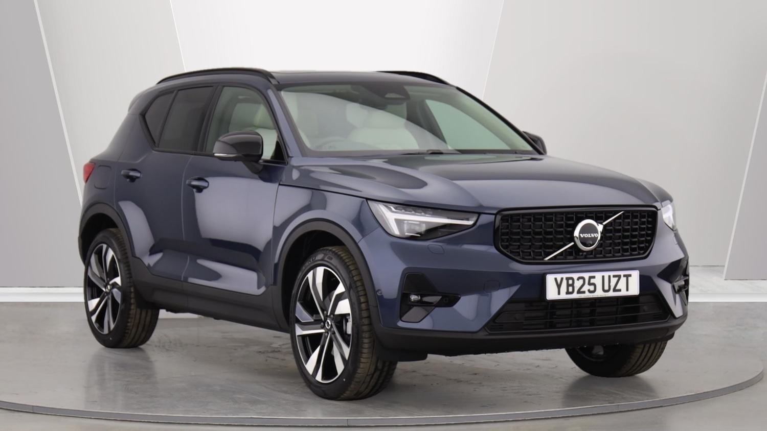 Used Volvo XC40 2025 for sale - 76083833: Photo 1