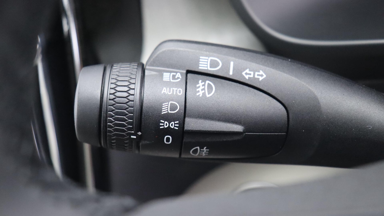 Used Volvo XC40 2025 for sale - 76083833: Photo 20