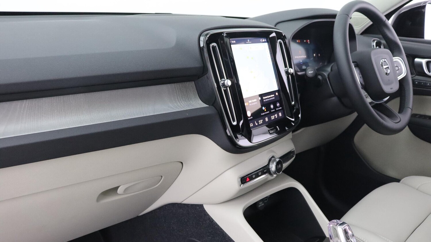 Used Volvo XC40 2025 for sale - 76083833: Photo 40
