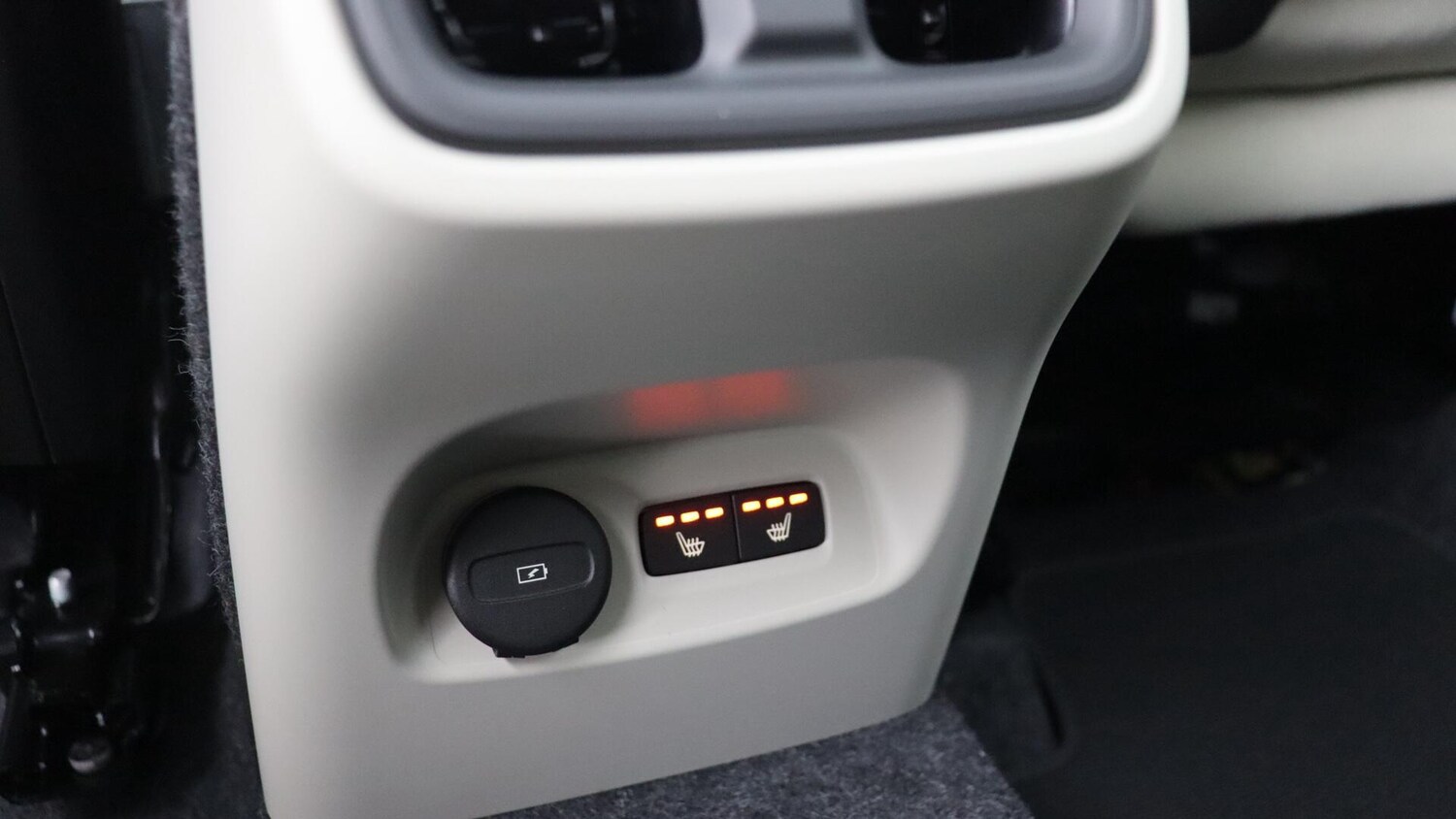 Used Volvo XC40 2025 for sale - 76083833: Photo 45