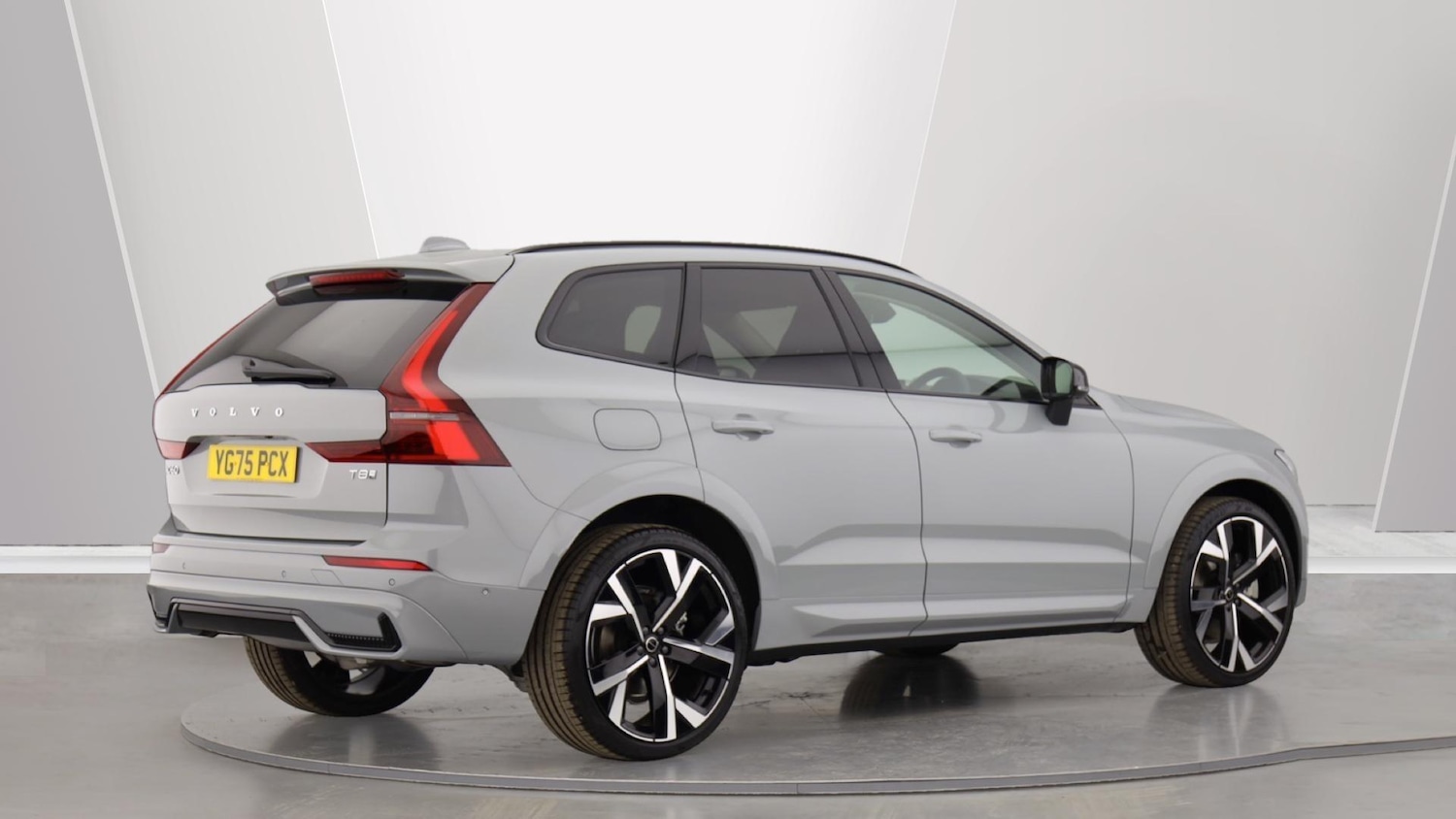 Used Volvo XC60 2025 for sale - 76337740: Photo 2