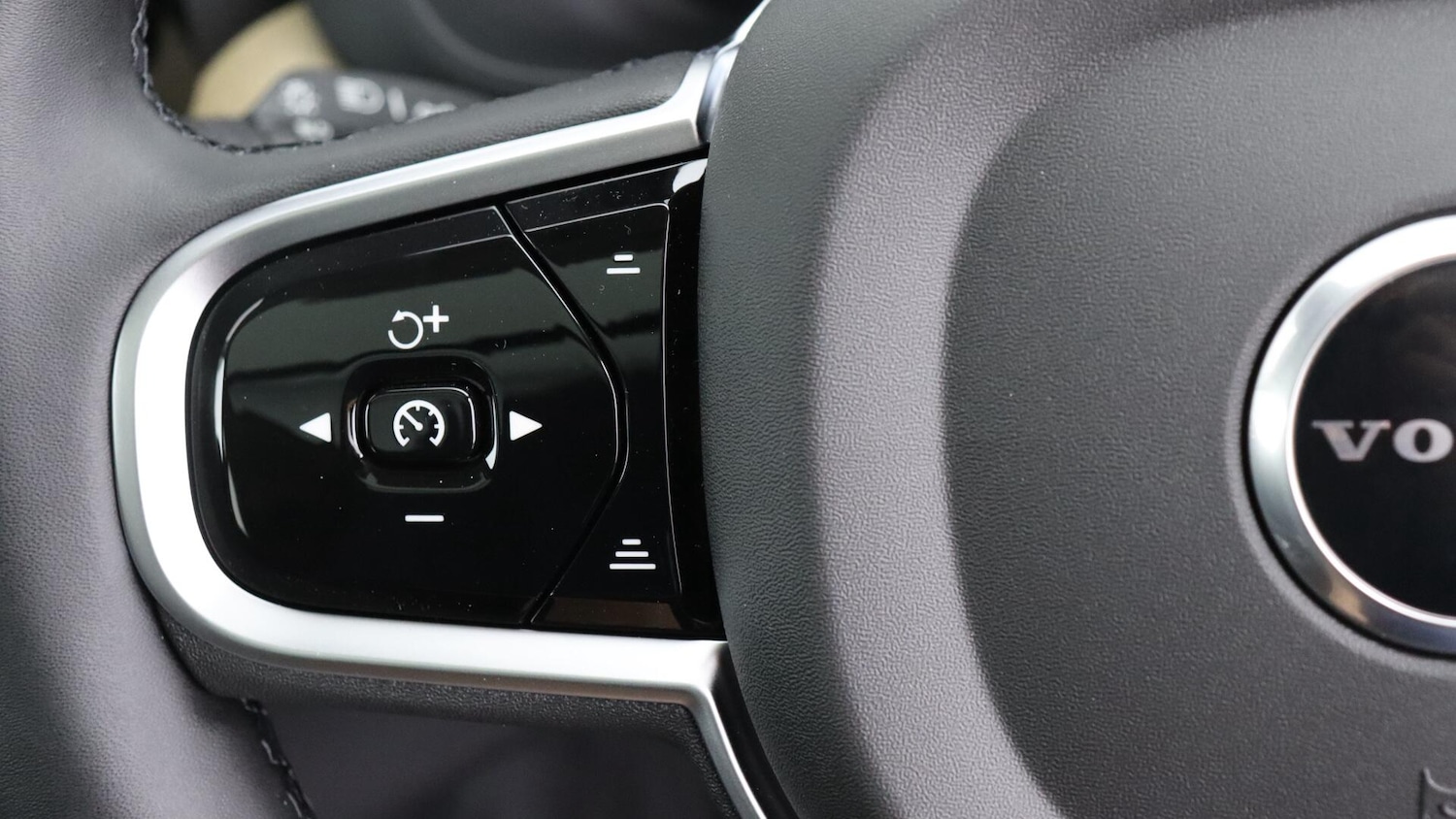 Used Volvo XC60 2025 for sale - 76337740: Photo 21