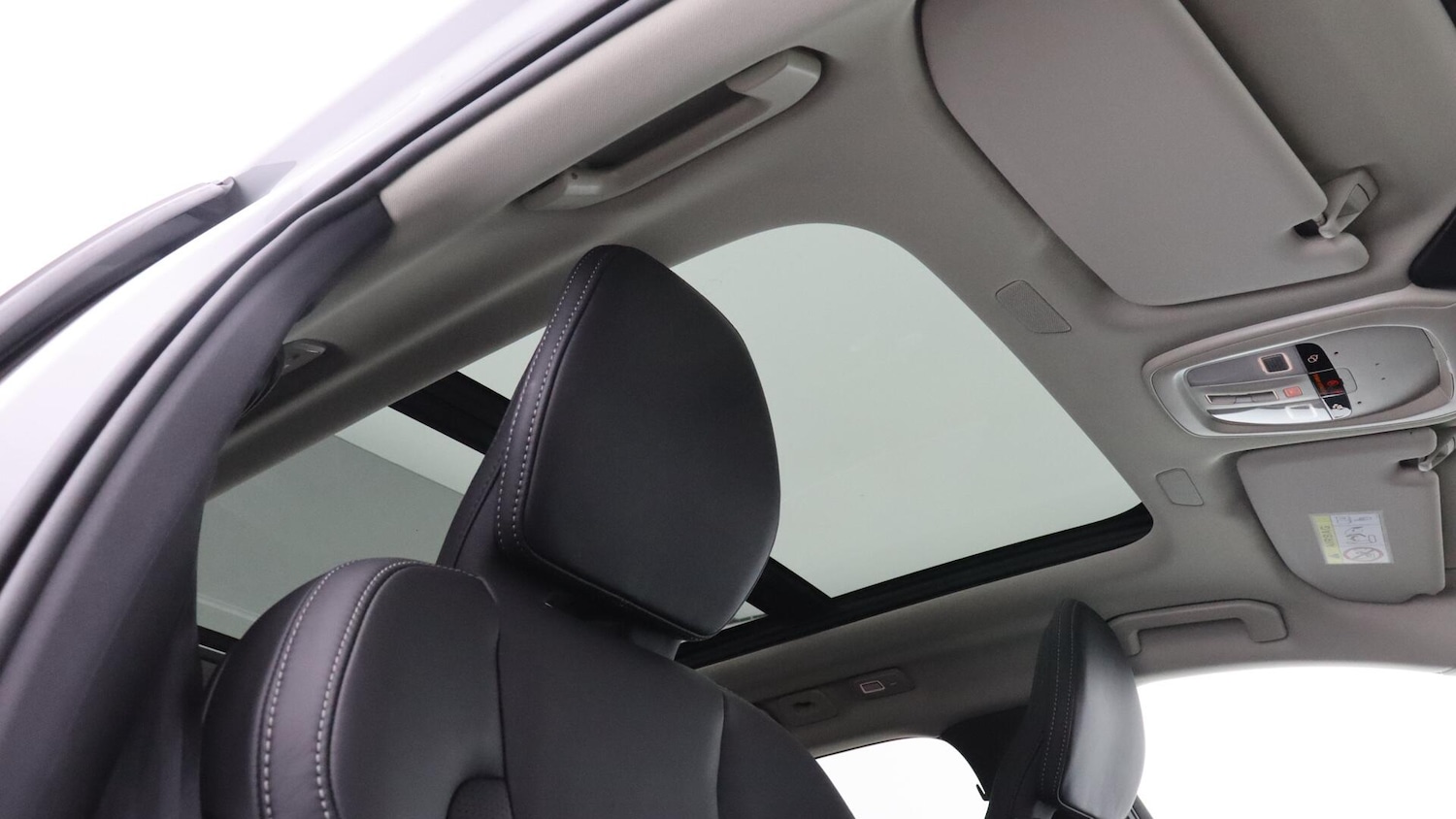 Used Volvo XC60 2025 for sale - 76337740: Photo 31