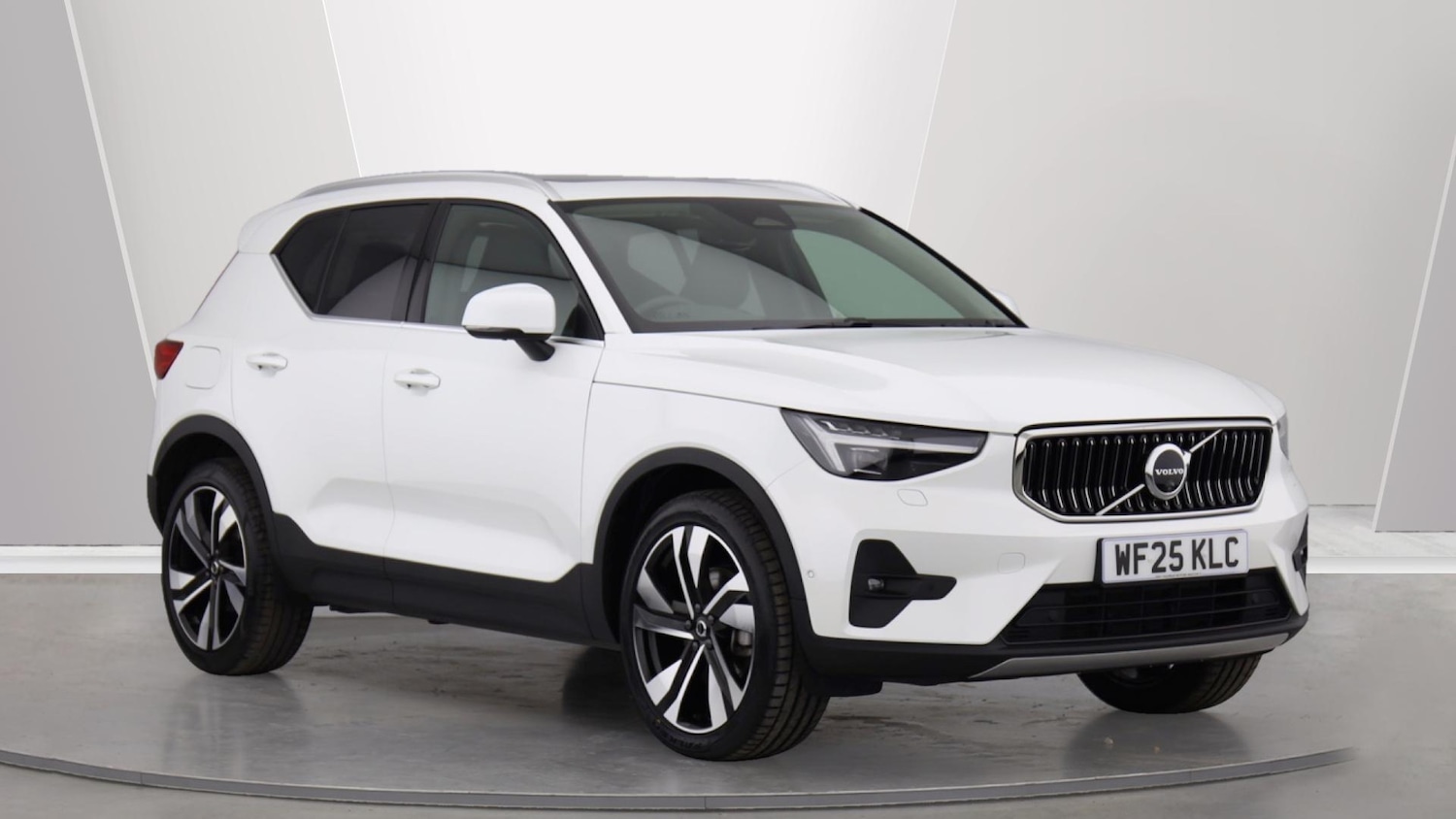 Used Volvo XC40 2025 for sale - 76109309: Photo 1