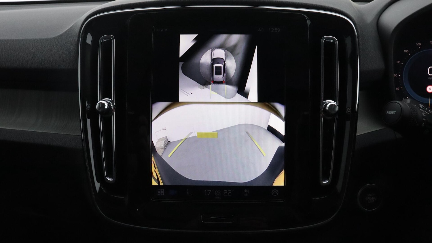Used Volvo XC40 2025 for sale - 76109309: Photo 19