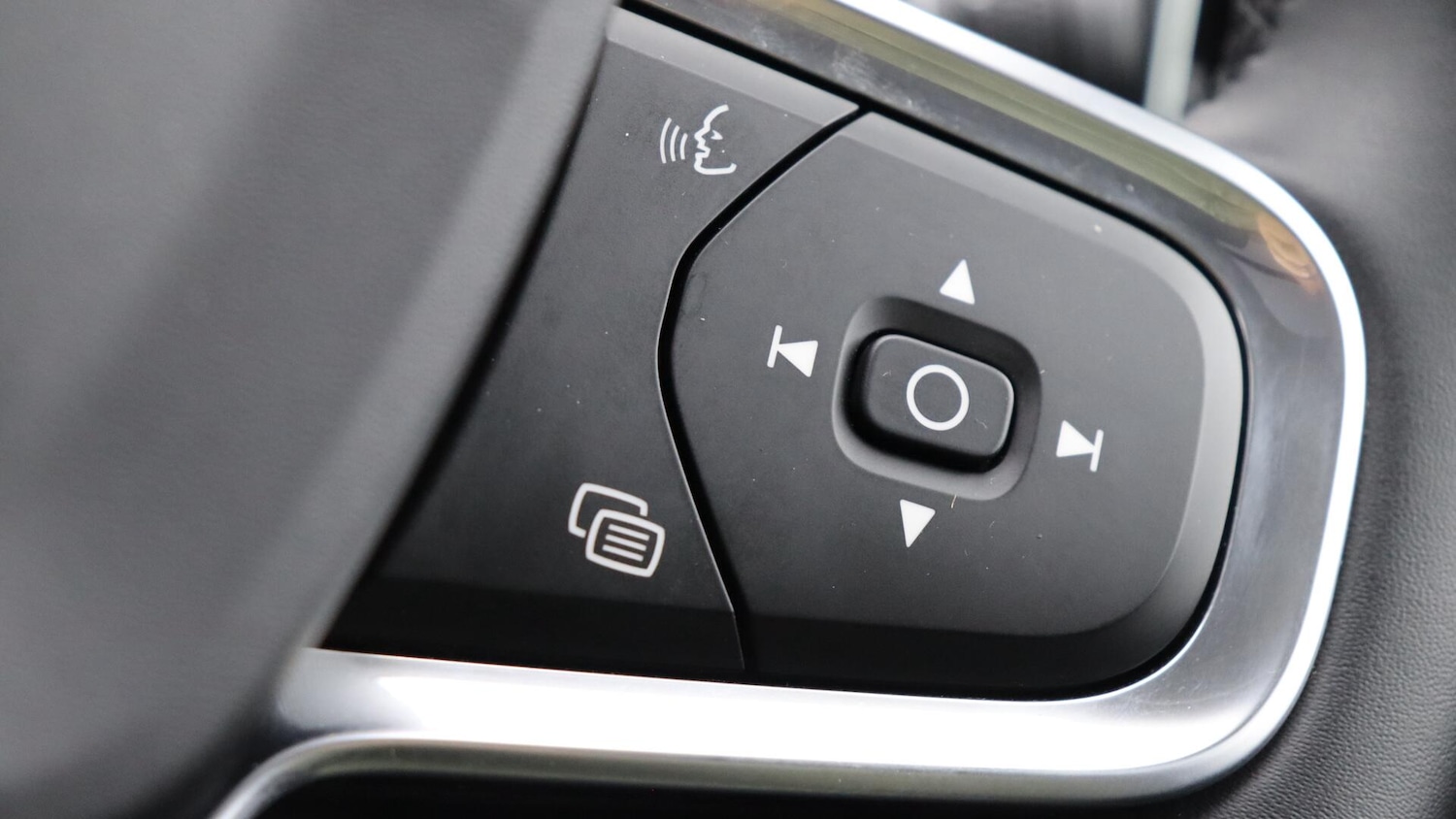 Used Volvo XC40 2025 for sale - 76109309: Photo 22