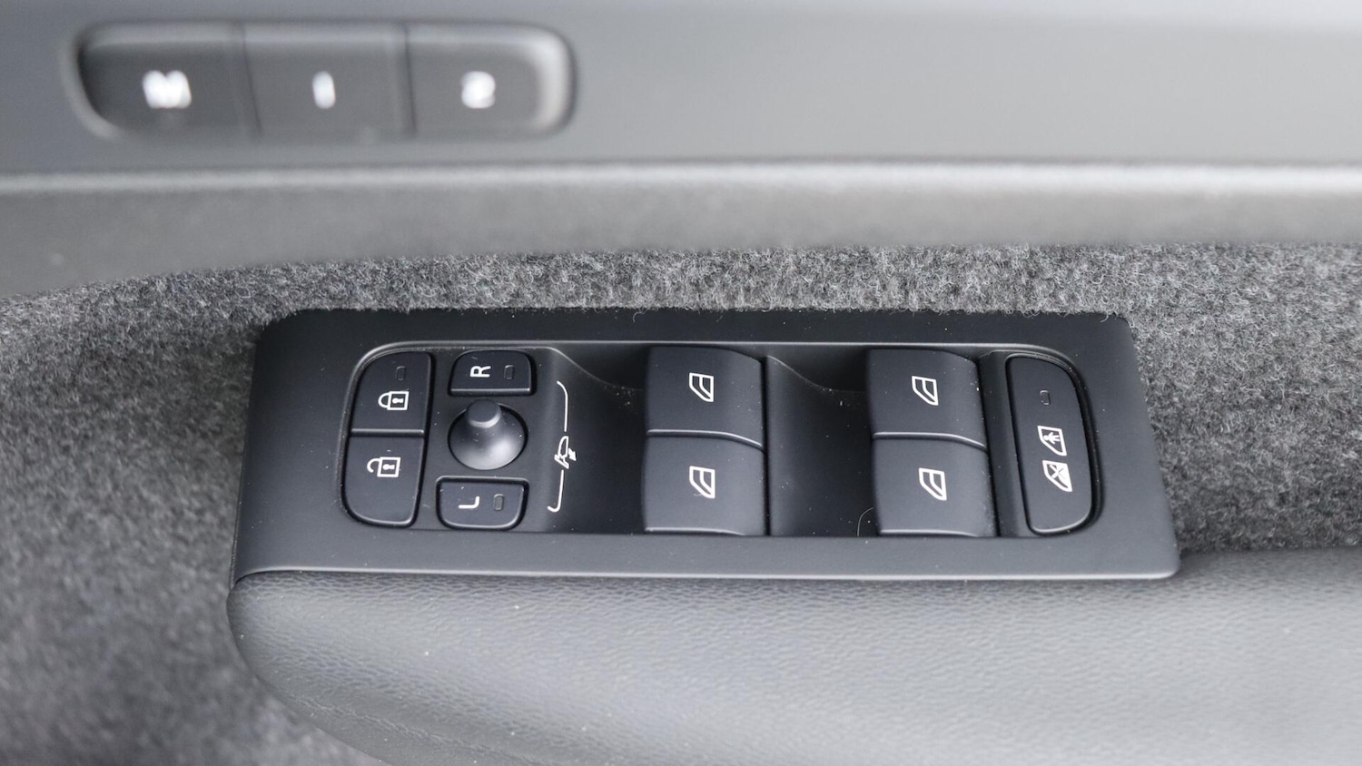 Used Volvo XC40 2025 for sale - 76109309: Photo 29